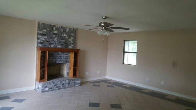 Building Photo - 309 Cody Lane