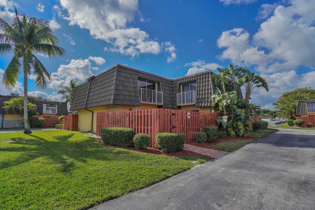 22232 Boca Rancho Dr, Boca Raton, FL 33428 Townhouse for Rent in Boca