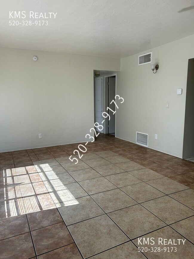 Foto del edificio - 4510 E 19th St