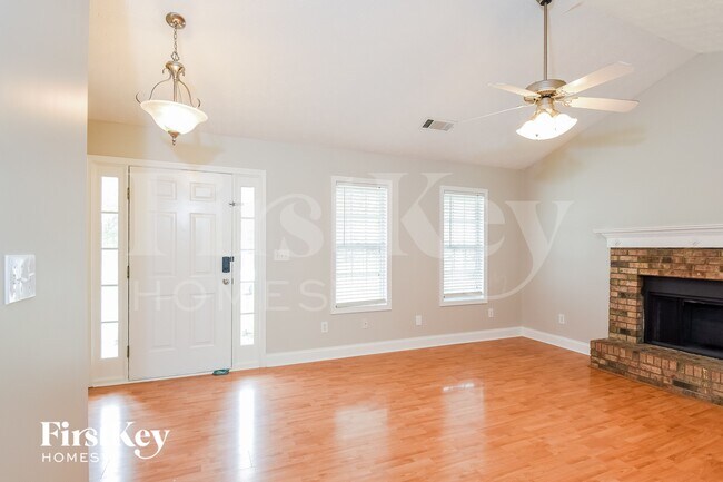 Foto del edificio - 12 Triangle Ln