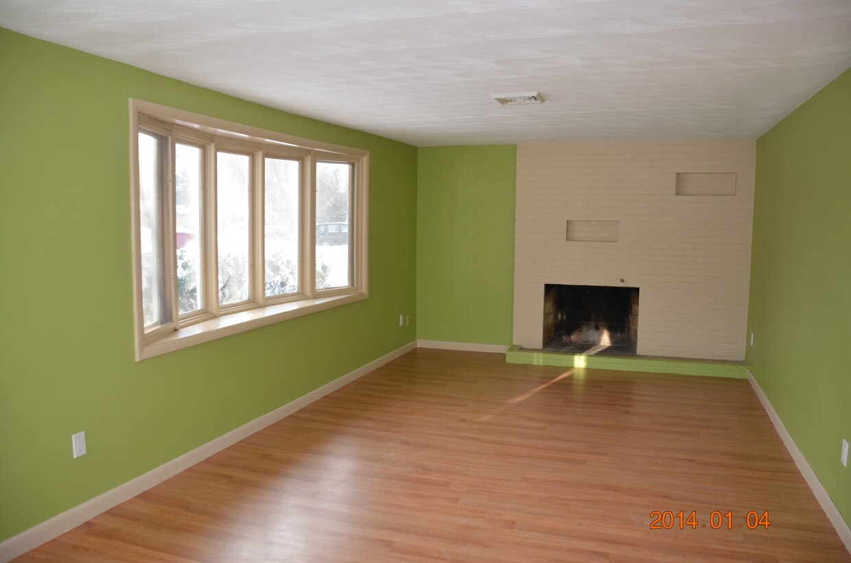 Livingroom - 7 Brookdale Rd