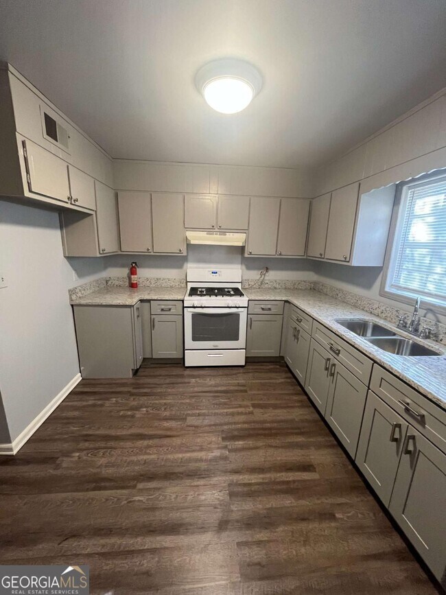 Foto del edificio - 2864 Cheney St