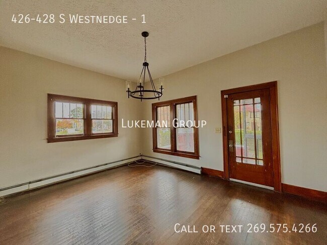 Foto del edificio - 426-428 S Westnedge-1
