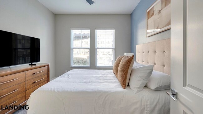 Building Photo - 15401 Chenal Pkwy