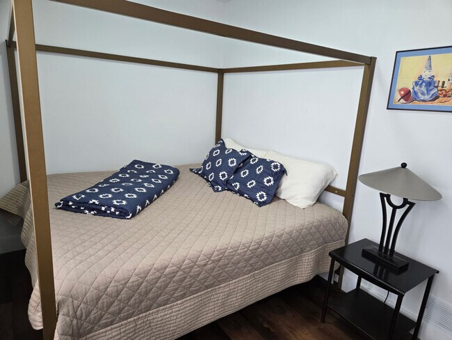 Foto del edificio - 11765 Glenfield Ave