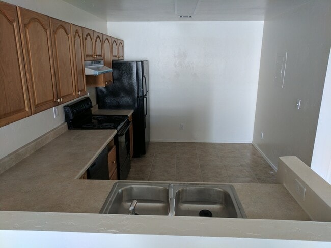 Building Photo - 2 Bedrooms and 2 Bath Rental