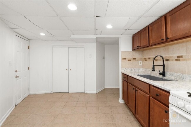 Building Photo - 19 S 4th Ave