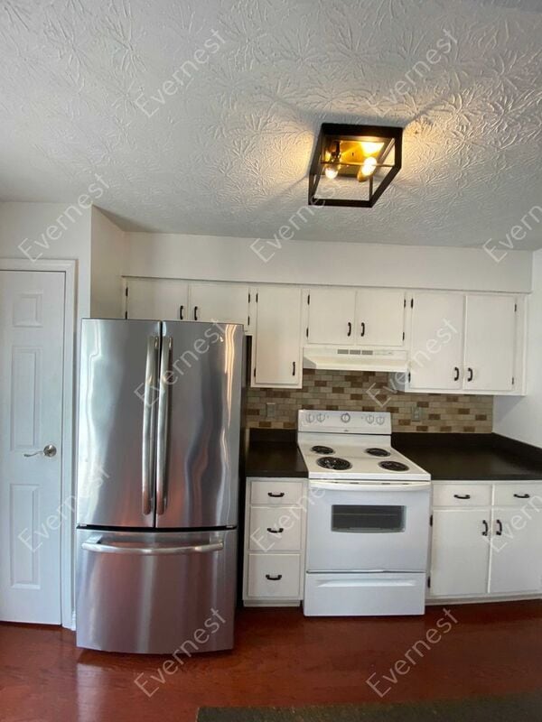 Building Photo - 8364 Cliffthorne Way