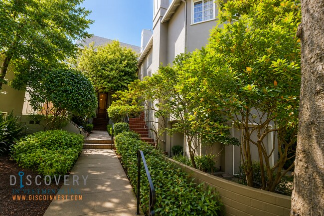 Building Photo - Charming Adams Point One Bedroom Condominium