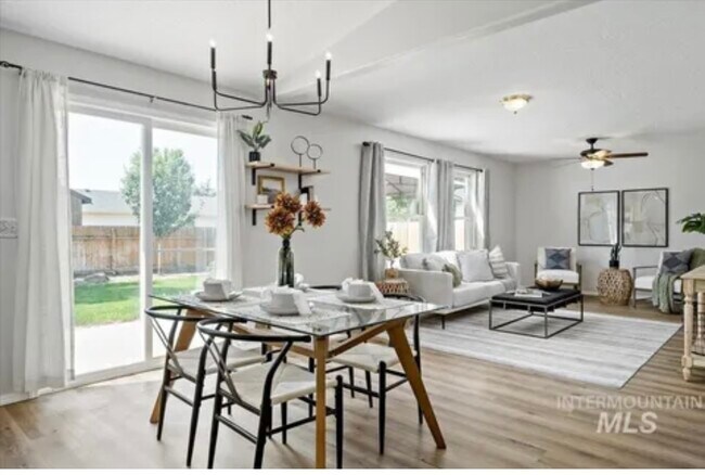 Foto del edificio - 10567 W Hazelwood Dr