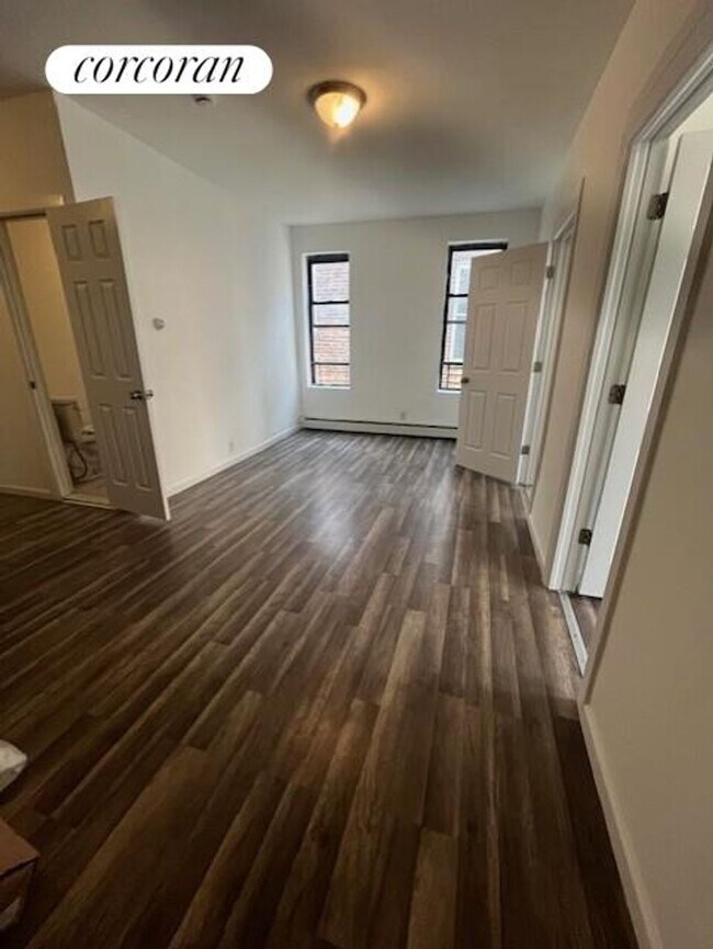Foto del edificio - 580 Georgia Ave