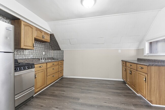 Foto del edificio - 332 Goddard Rd