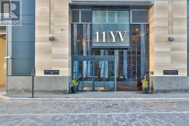 Photo du bâtiment - 11 Yorkville Ave