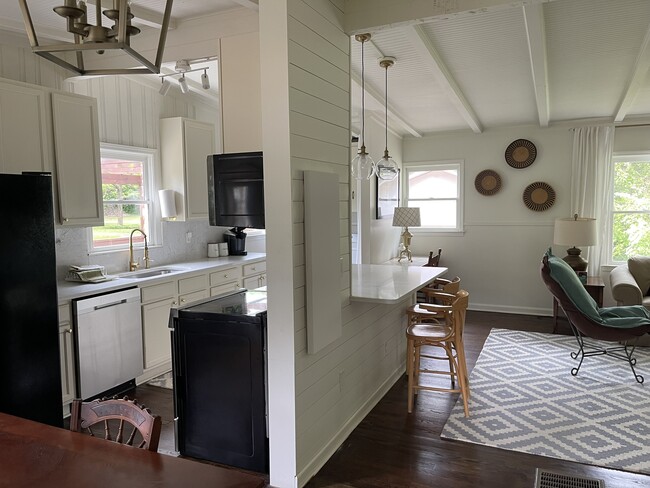 Foto del edificio - 350 Willow Run