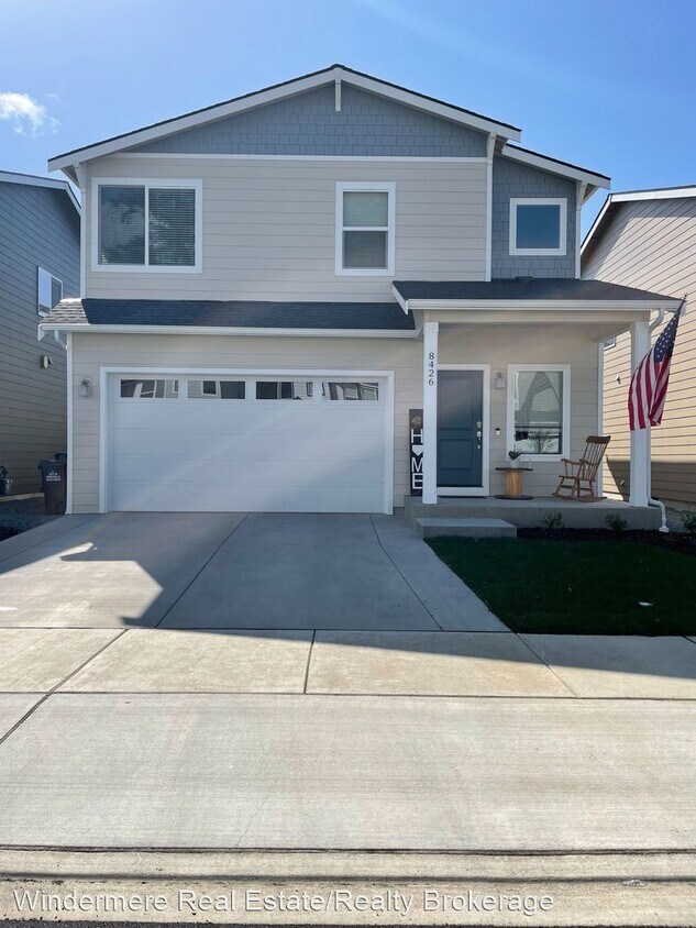 Foto principal - 4 br, 2.5 bath House - 8426 63rd Pl NE