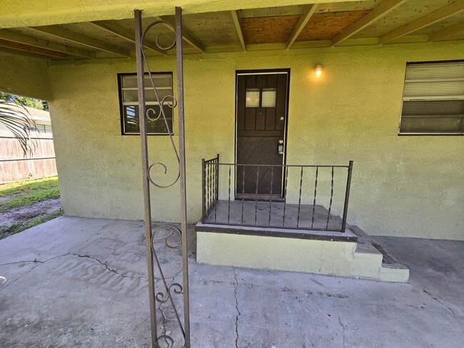 Photo - Cute 1 bed/ 1 bath Duplex Available now in... House