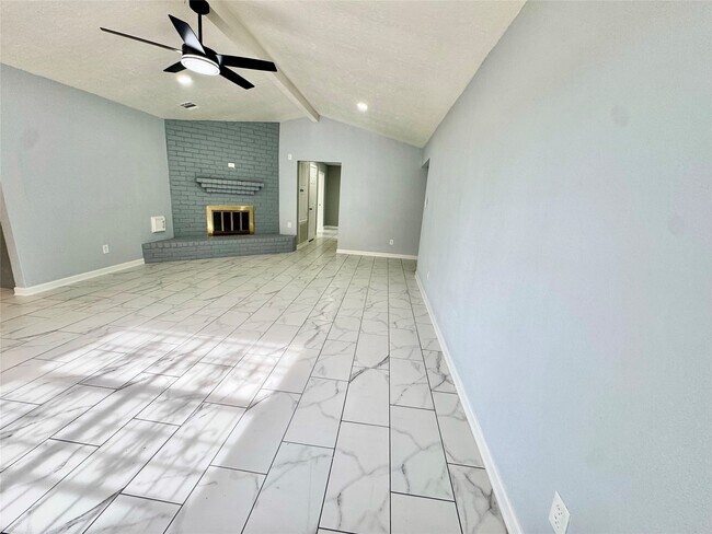 Foto del edificio - 3418 Abinger Ln