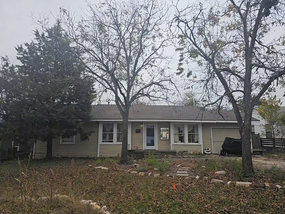 Foto principal - 5329 Locke Ave