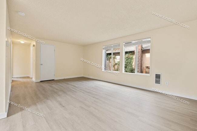 Foto del edificio - 237-05