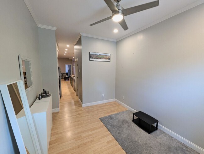 Foto del edificio - Exquisite Home in Lafayette Square - $500 off Deposit & 1st Month's Rent!