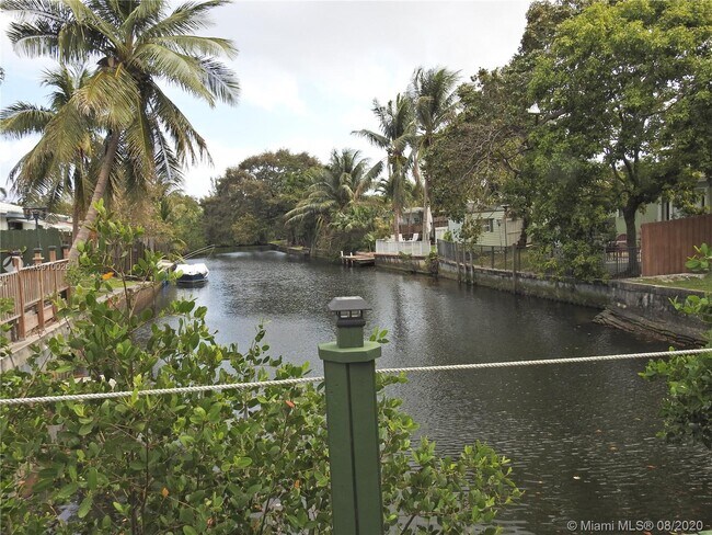 Foto del edificio - 3050 Hayes St