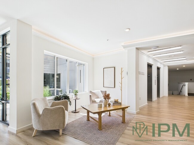 Building Photo - The Flats at Hampden