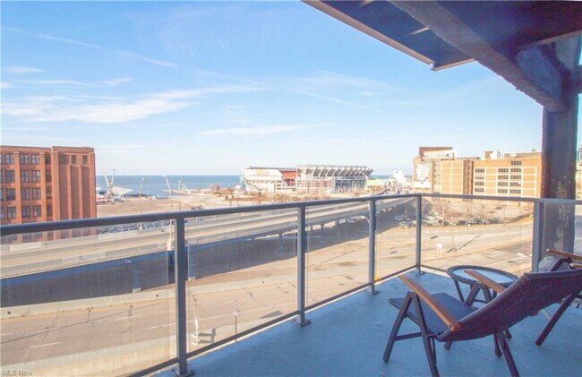 Foto del edificio - 701 W Lakeside Ave