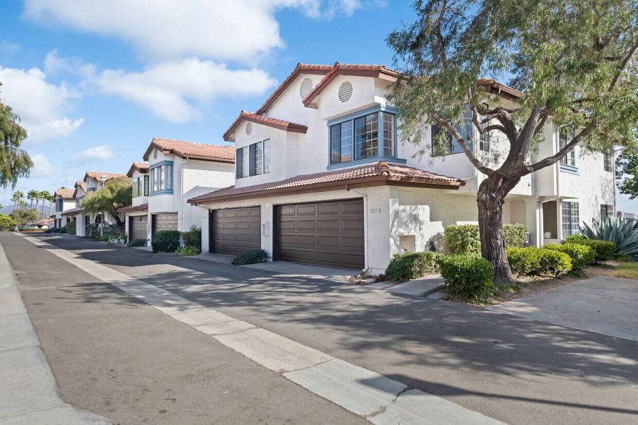 Foto principal - Move-In-Ready Townhome-Style Unit in Chula Vista!