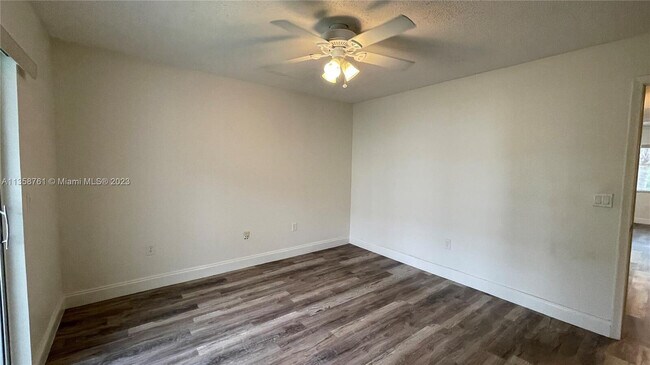Building Photo - 2878 Donnelly Dr