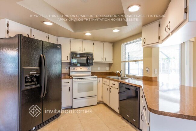 Building Photo - 17502 Brentwood Ct