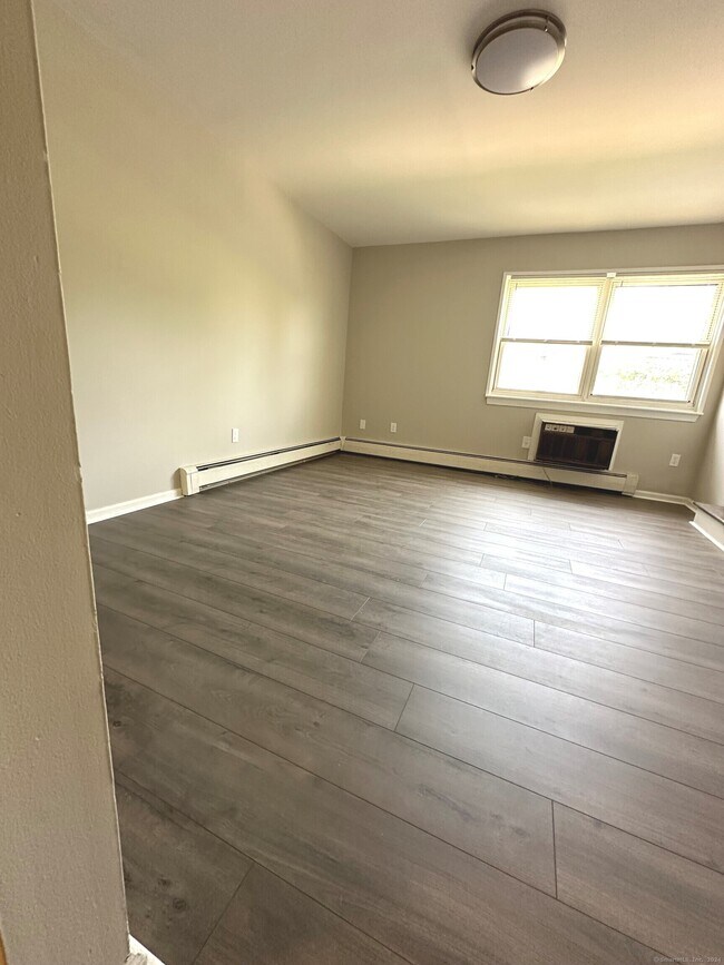 Foto del edificio - 3245 Main St