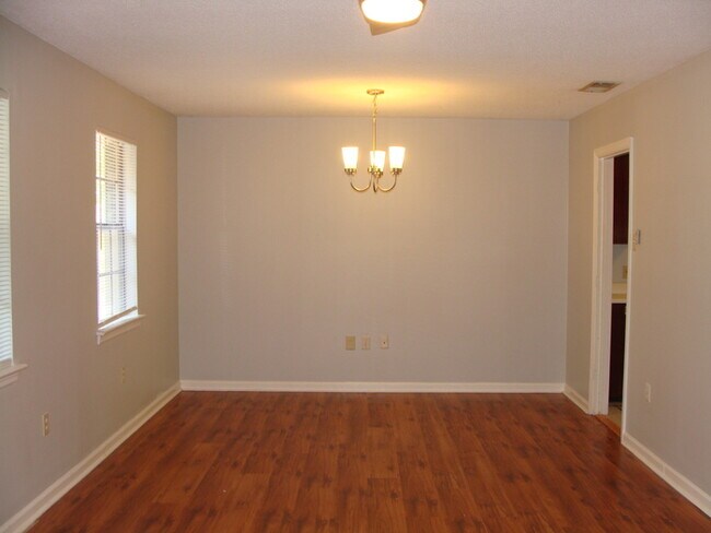 Building Photo - 1303 Wilmington Island Rd