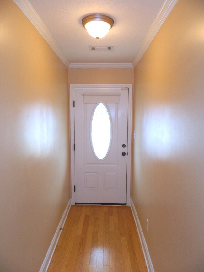 Foto del edificio - Townhome for Rent - 905 Bryans Way Groveto...