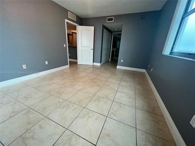 Foto del edificio - 2641 N Flamingo Rd