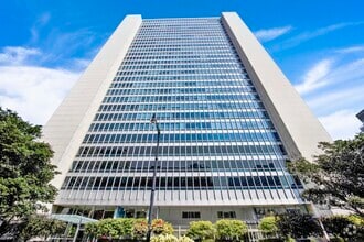Building Photo - 500 W Superior St