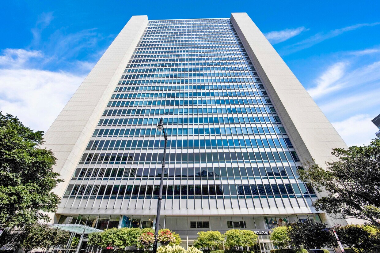 Primary Photo - 500 W Superior St