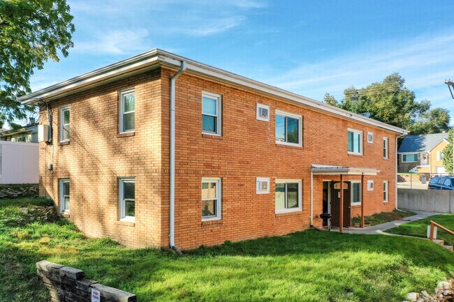 Building Photo - 6711 Blondo St