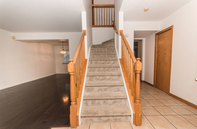 Building Photo - 1049 Deer Trail Dr