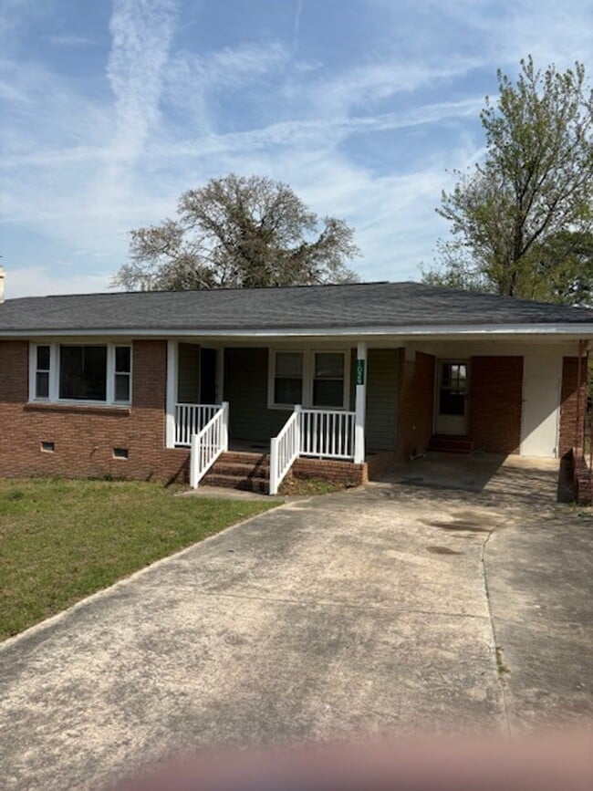 Building Photo - 1029 Starview Dr