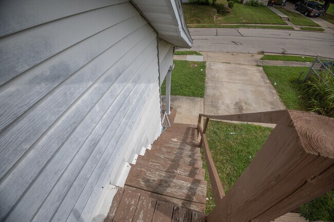 Building Photo - 1112 E Miller St