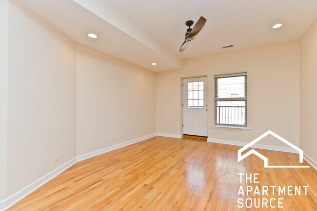 Building Photo - 5510 N Kenmore Ave