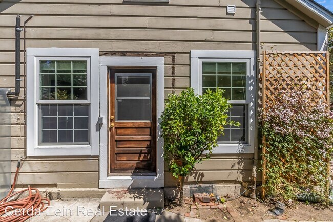 Building Photo - 908 San Antonio Ave