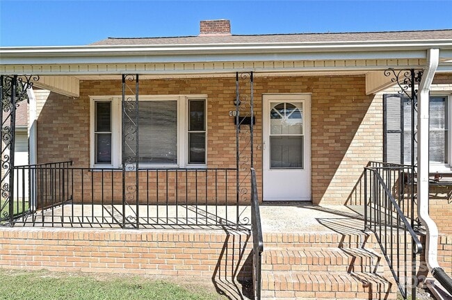 Building Photo - 411 Elizabeth Ave