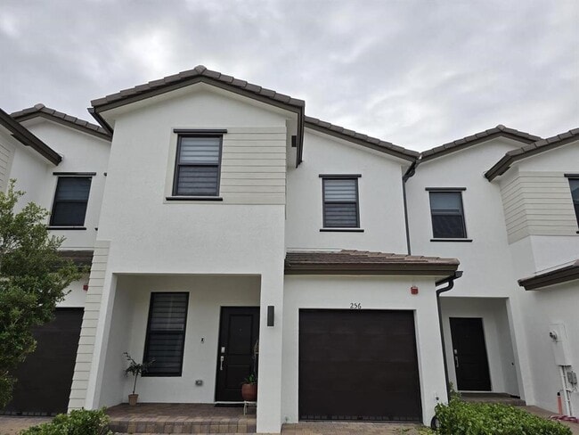 Building Photo - 256 SW 159th Ter