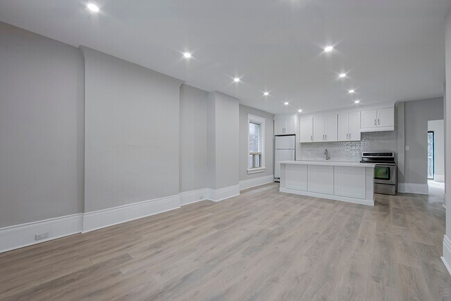 Photo du bâtiment - 25 Sandford Ave