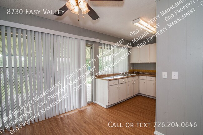 Foto del edificio - 8730 Easy Valley St