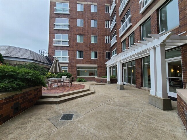Building Photo - 950 Massachusetts Ave
