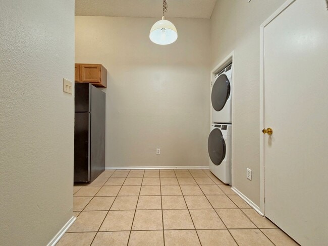 Building Photo - 123 N Troy Ave