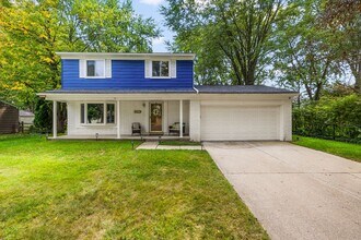 Building Photo - 2394 Kettle Dr
