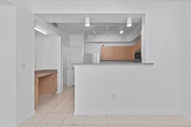 Foto del edificio - 533 NE 3rd Ave